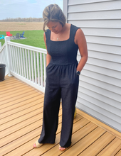 Load image into Gallery viewer, Black Sleeveless Jumpsuit
