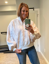 Load image into Gallery viewer, Camo 1/4 Zip Sweatshirt