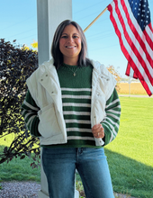 Load image into Gallery viewer, Quilted Hooded Puffer Vest