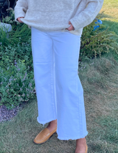 Load image into Gallery viewer, White Crop Wide Leg Jeans
