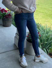 Load image into Gallery viewer, KanCan Dark Skinny Jeans
