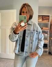 Load image into Gallery viewer, Light Wash Denim Jacket
