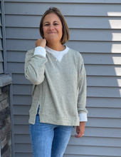 Load image into Gallery viewer, Olive  Oversized Pullover
